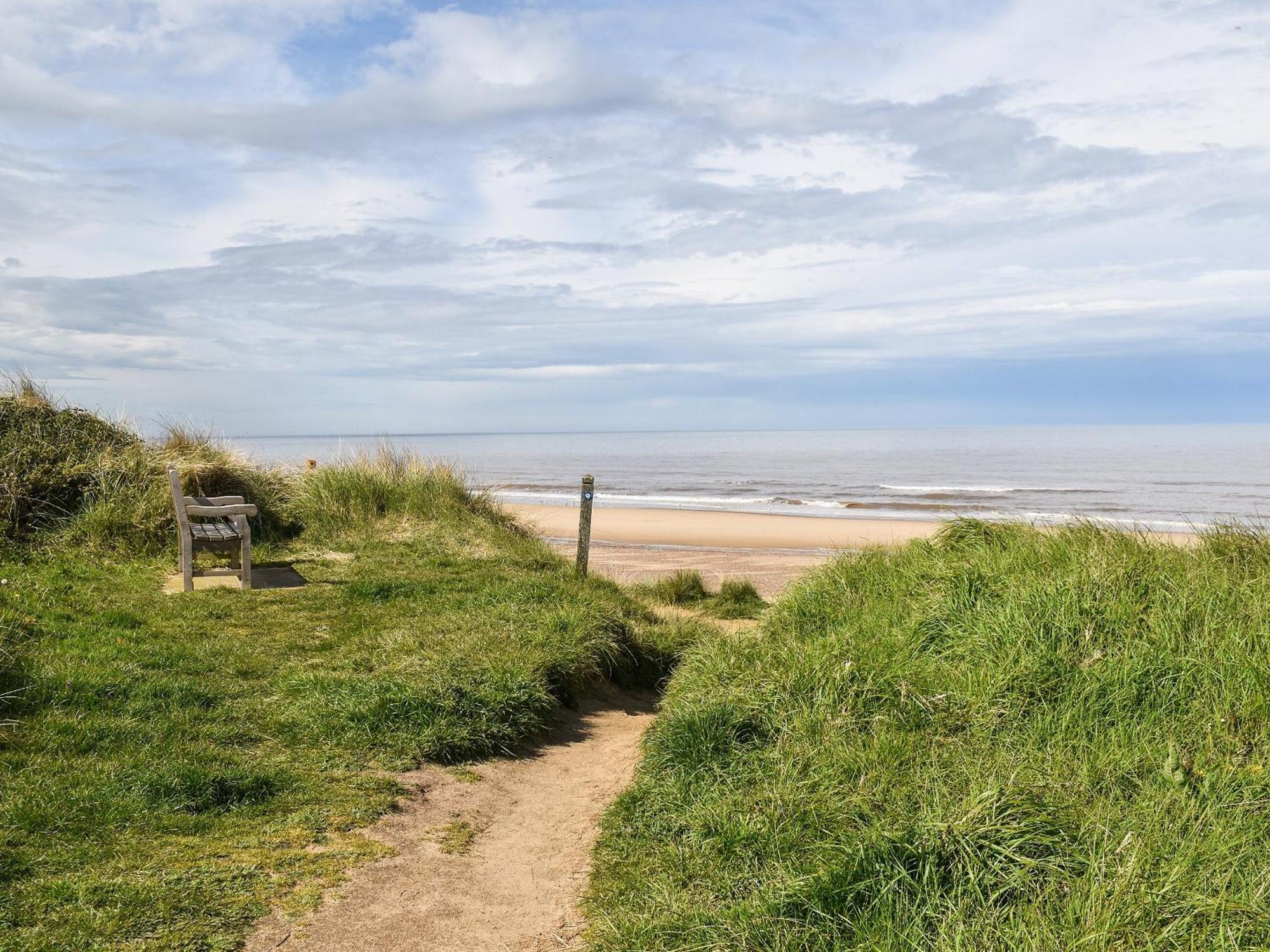 Once Upon A Tide Villa Bacton  Bagian luar foto