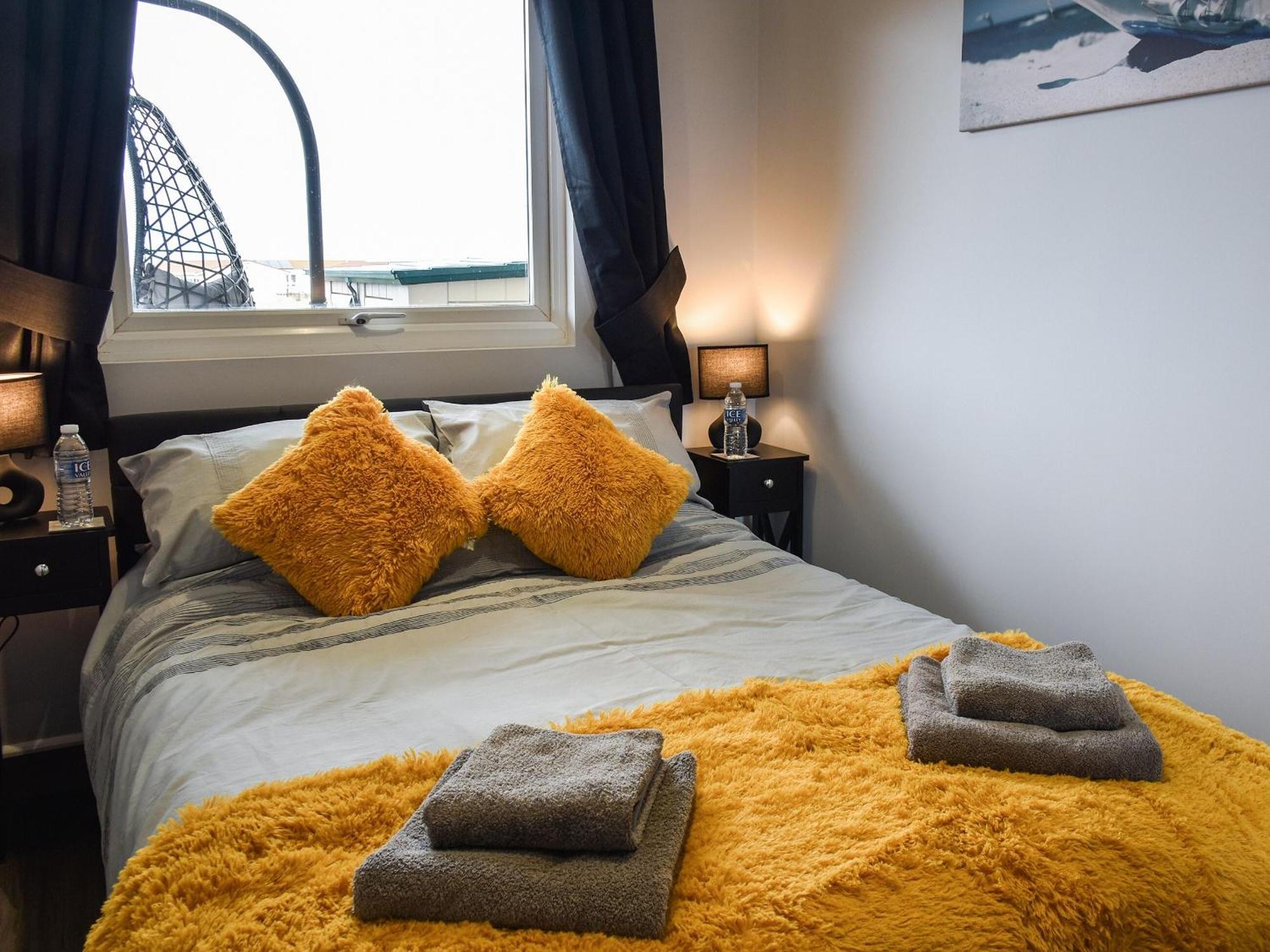 Once Upon A Tide Villa Bacton  Bagian luar foto